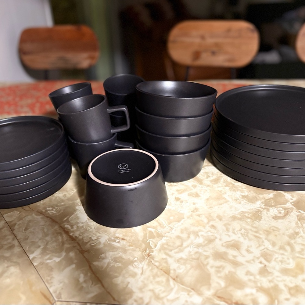 Black Dinnerware Set